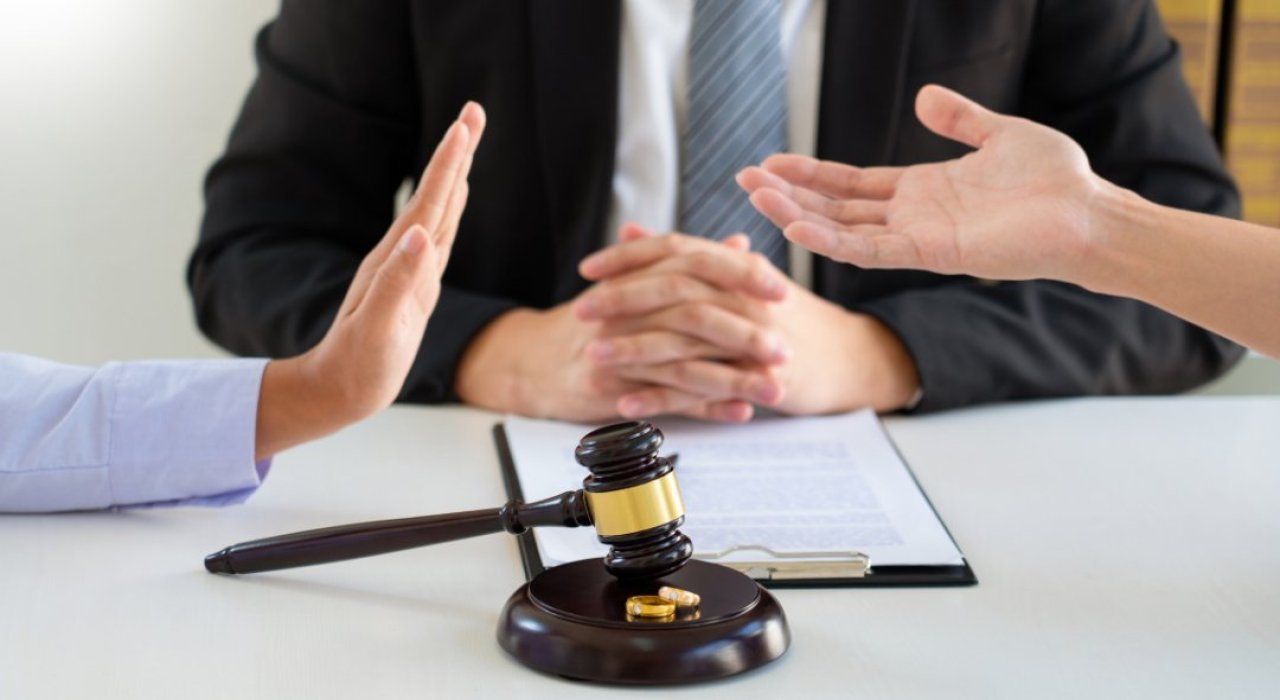 Boşanma Sürecinde Mal Paylaşımı Nasıl Olur?